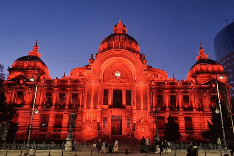 Palatul CEC, iluminat în roșu, cu ocazia Zilei Europene a Numărului de Urgenţă 112