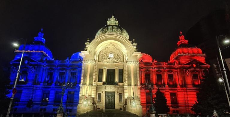 Palat iluminat tricolor